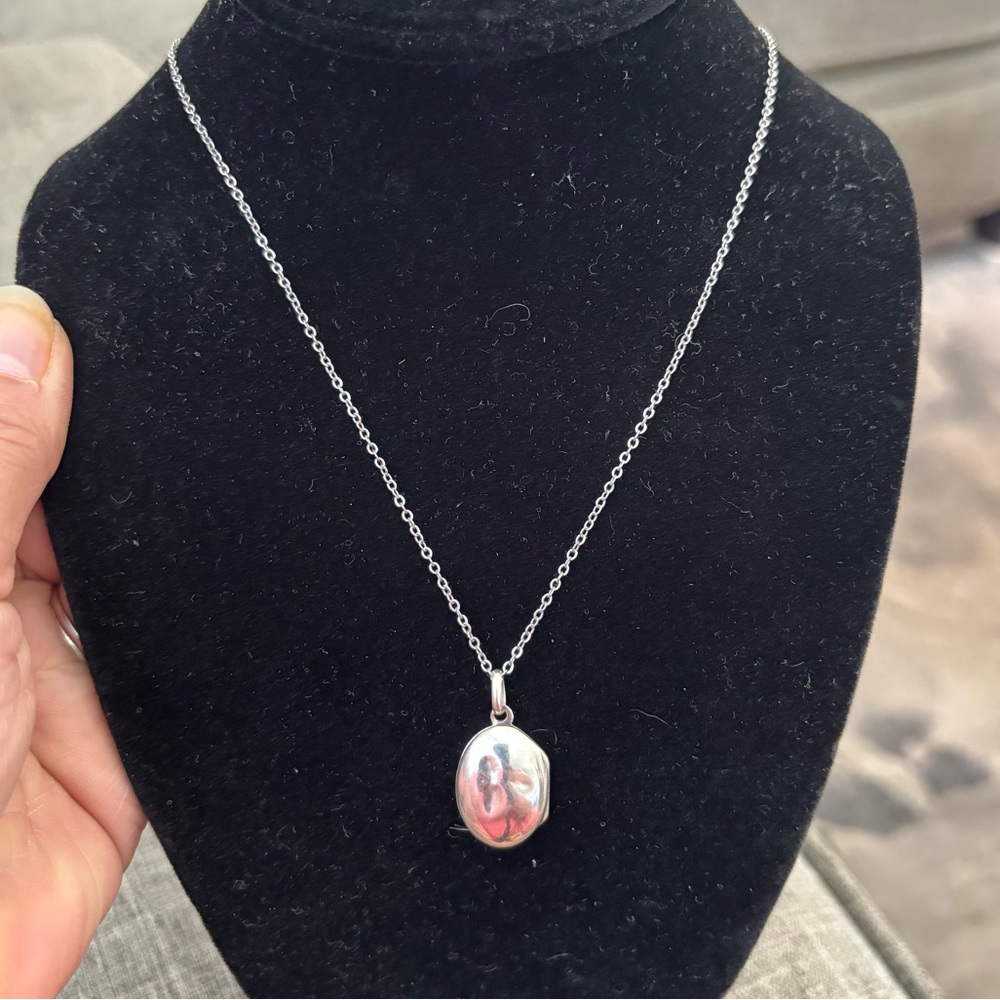 Vintage Sterling Silver 925 necklace and locket pendant.  18” length chain